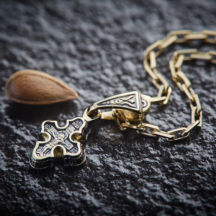 Cross with lily-petal arms and an image of the Mother of God of Smolensk