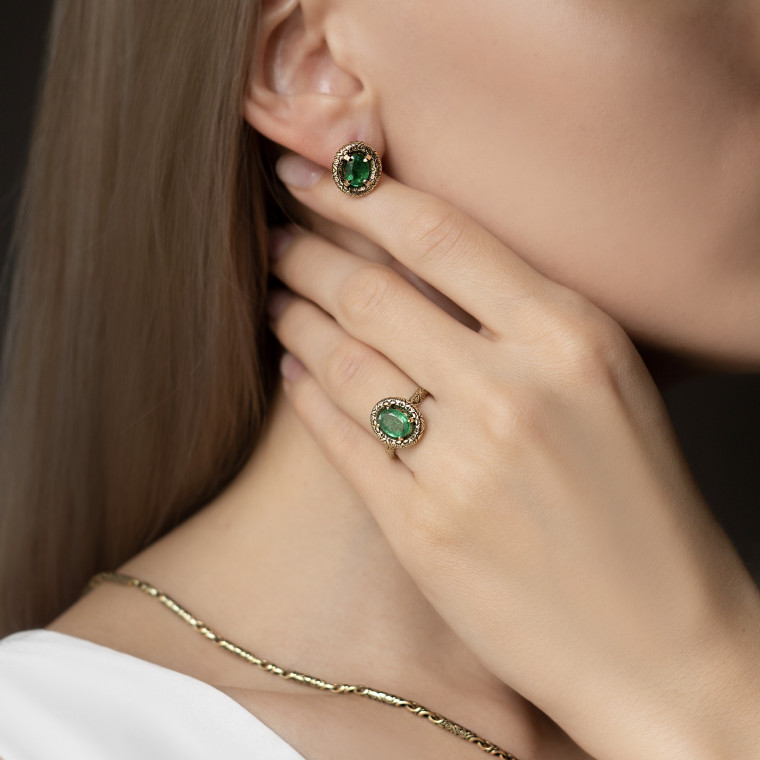 Earrings 