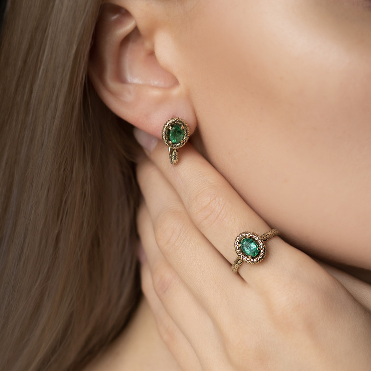 Earrings 