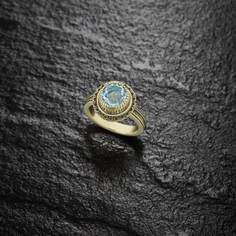 Gemstone ring 