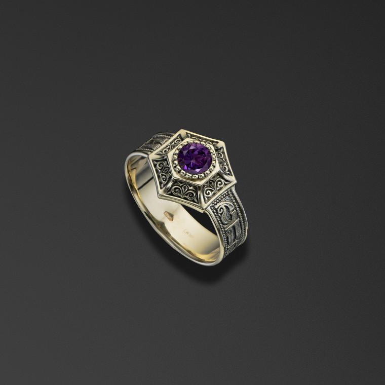 Protective signet ring bearing the words of the ‘Save and Protect’ prayer