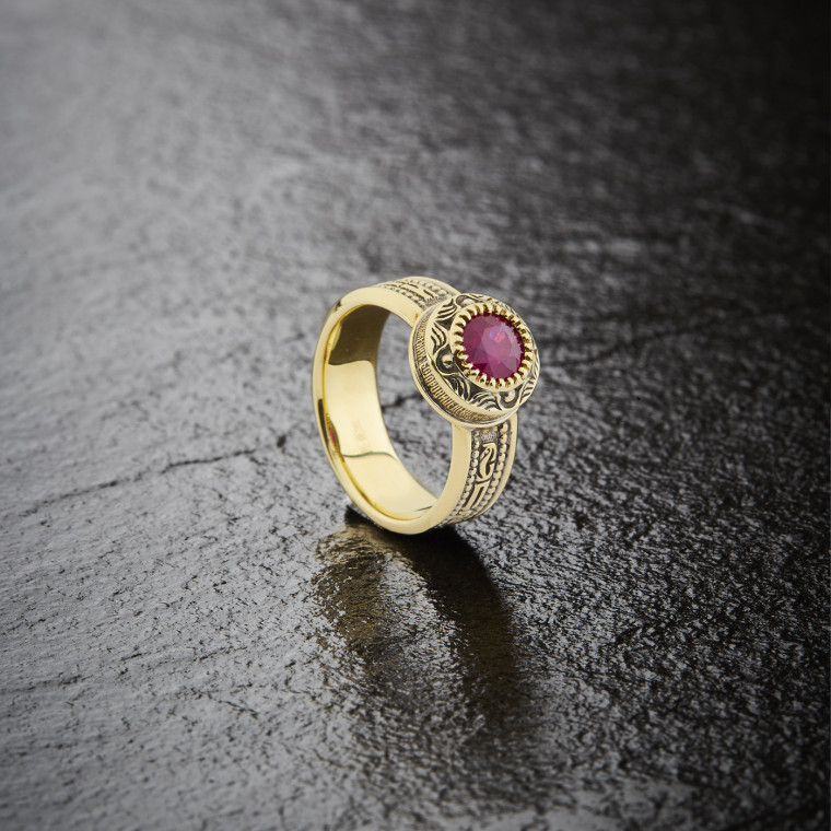 Protective signet ring bearing the words of the ‘Save and Protect’ prayer