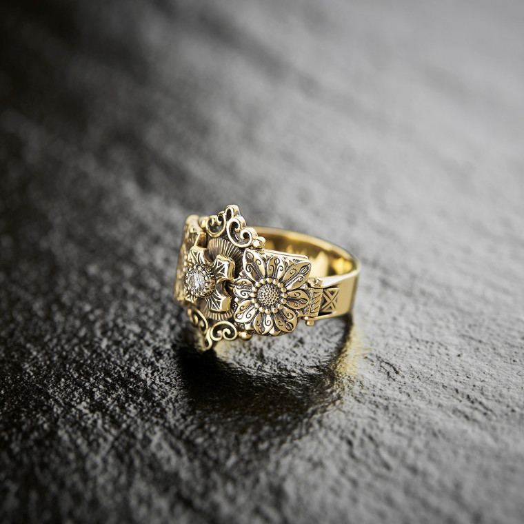 Four Icons Ring 