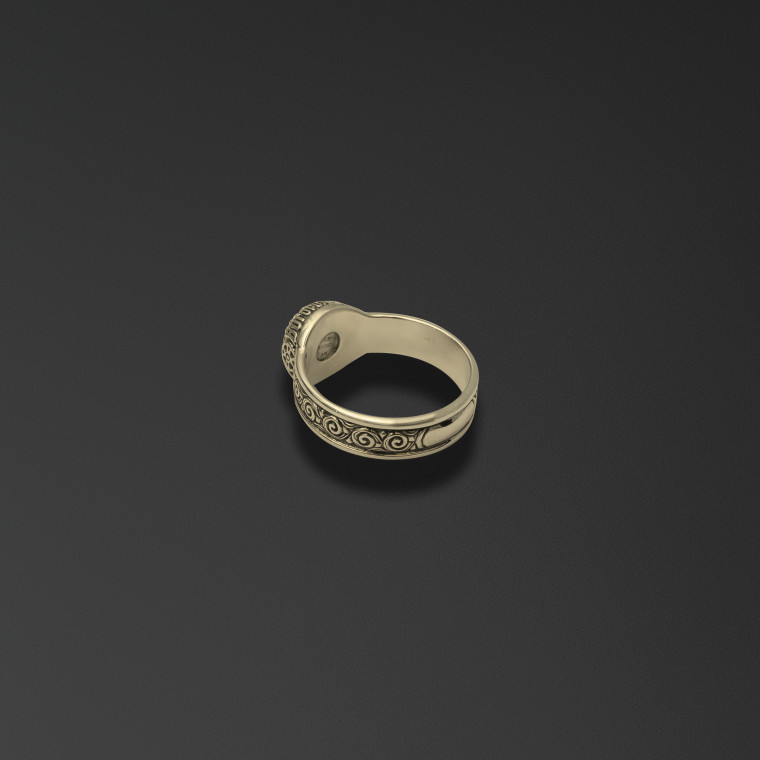 Gemstone ring 