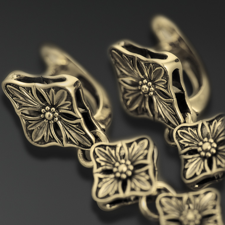 The “Floral” Earrings